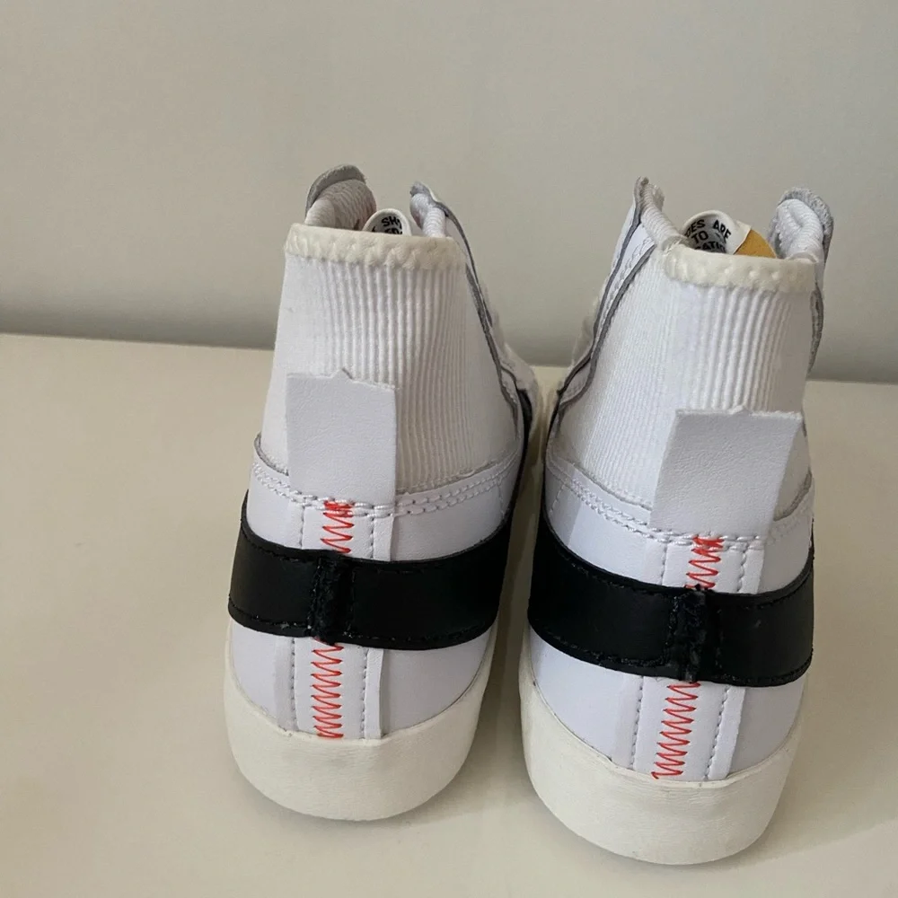 Nike Blazer Mid '77 Jumbo Swoosh White Black Men's Sneakers DD3111-100  Size 9.5